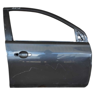 Porta Dianteira Direita Nissan Versa 2014 A 2016 Detalhe