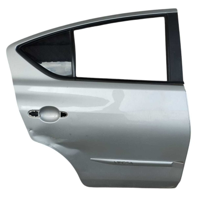 Porta Traseira Direita Nissan Versa 2017 A 2019 Com Detalhe
