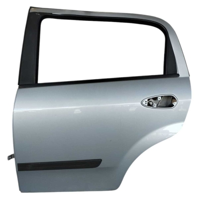 Porta Traseira Esquerda Fiat Punto 2008 A 2016 Detalhe