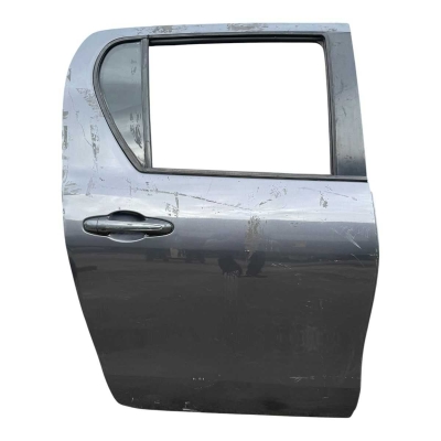 Porta Traseira Direita Toyota Hilux 2017 A 2024 Detalhe