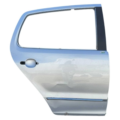 Porta Traseira Direita Volkswagen Fox 2016 A 2021 Detalhe