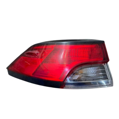 Lanterna Traseira Esquerda Toyota Corolla Cross Xr 2025 2026