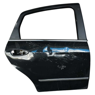 Porta Traseira Direita Fiat Linea 2009 A 2017 Detalhe