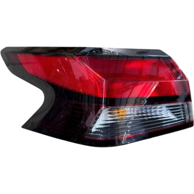 Lanterna Traseira Esquerda Nissan Versa 1.6 2024 A 2026