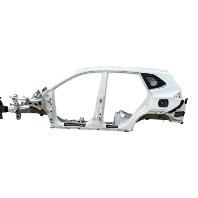 Retalho Lateral Esquerda Chevrolet Tracker 2020 A 2025