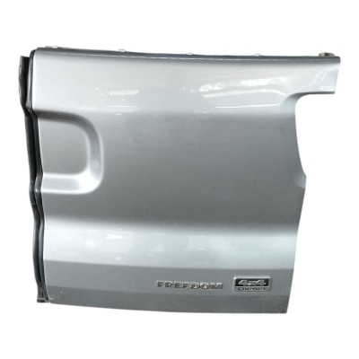 Tampa Traseira Direita Fiat Toro 2022